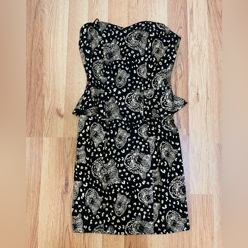 Elegant Black and White Leopard Print Dress